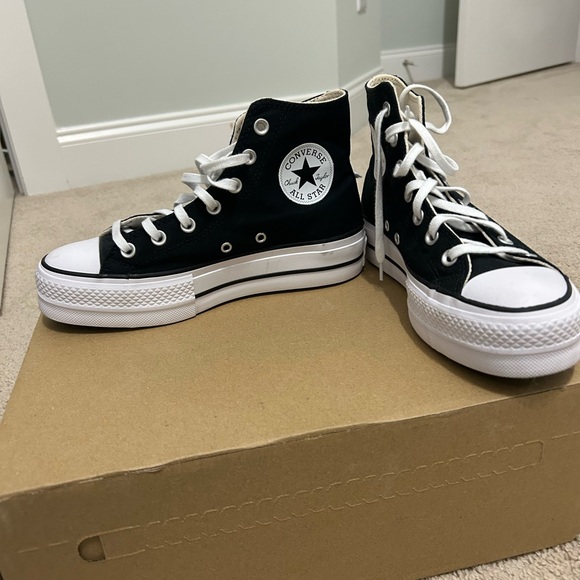 Converse - Picture 2 of 5